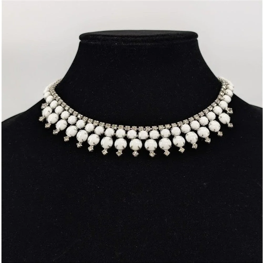 VTG Kramer New York Milk Glass Bib Necklace Choker Clear Rhinestone Silver‎ Tone